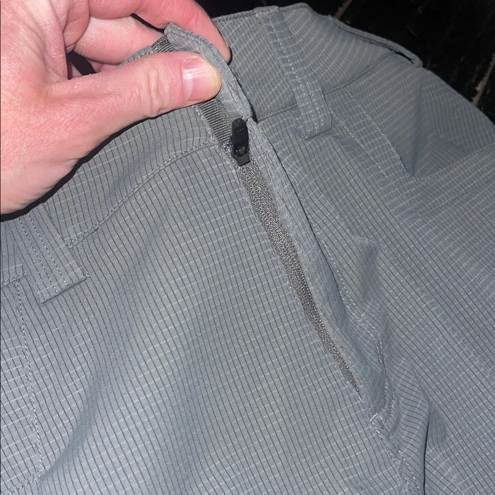 KUIU Men's Cargo Shorts in Gray “Tiburon” - Picture 6 of 7